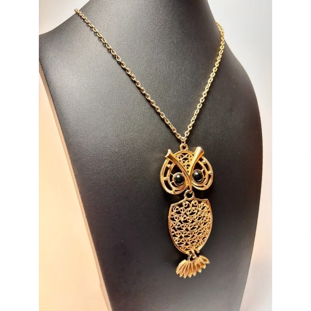 Vintage Necklace Gold Tone Huge Detailed‎ Owl Pendant 28 inch Sarah Coventry
